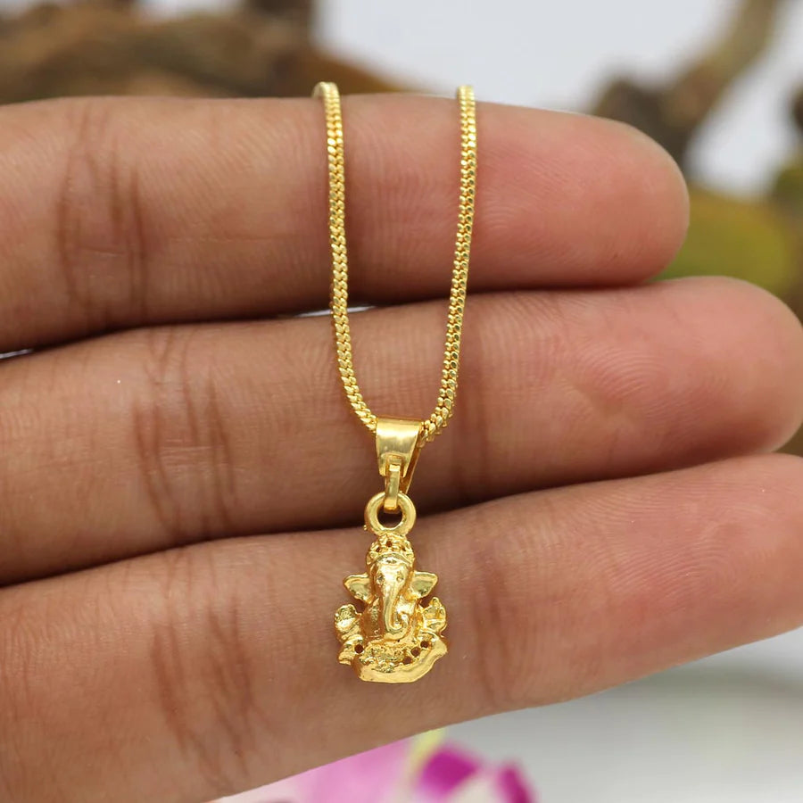 MINIMALISTIC NECKLACE SET